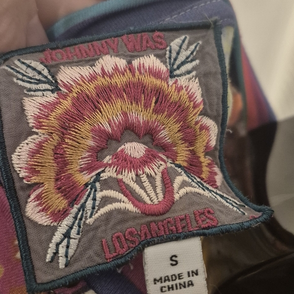 Johnny Was Janie Multee Favorite Short Slevee Crew Neck Tee - Picture 3 of 4